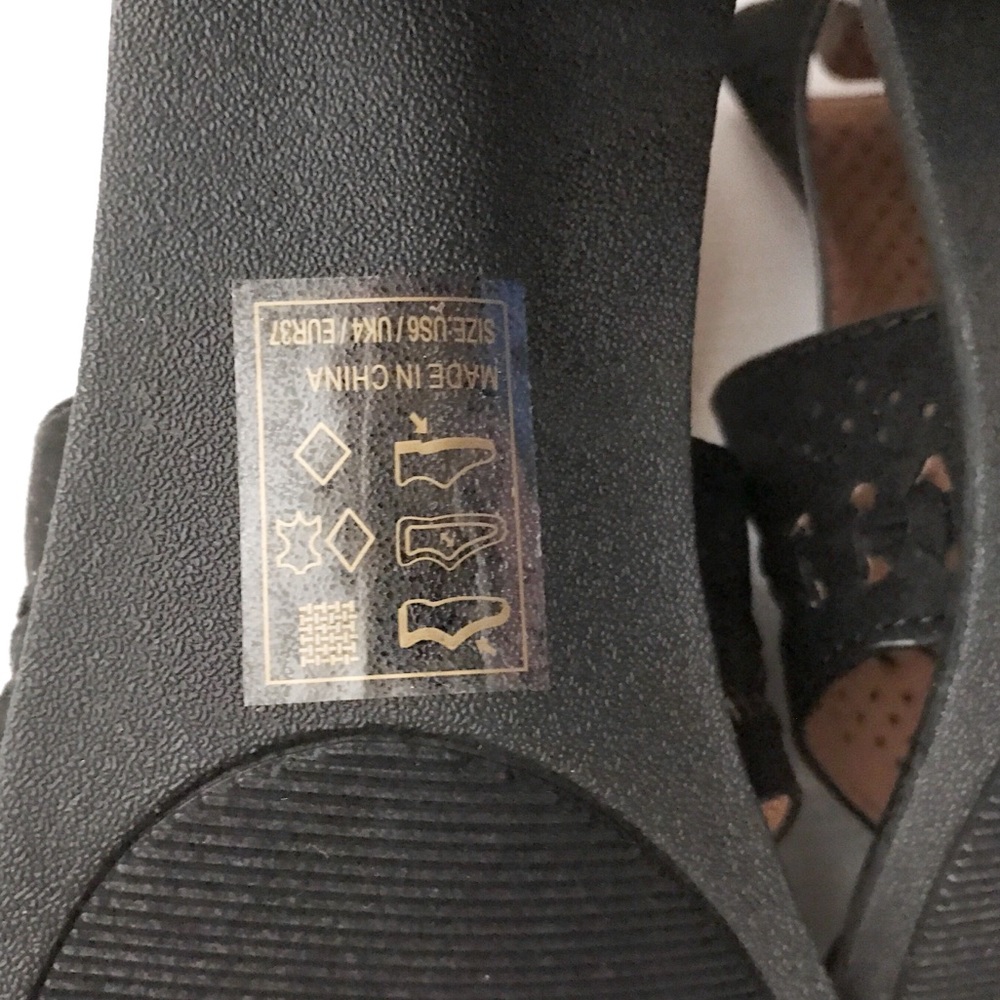 NWT Timeless Perforated Stylish Faux Suede Adjustable Strap Black Shoes - Picture 5 of 7